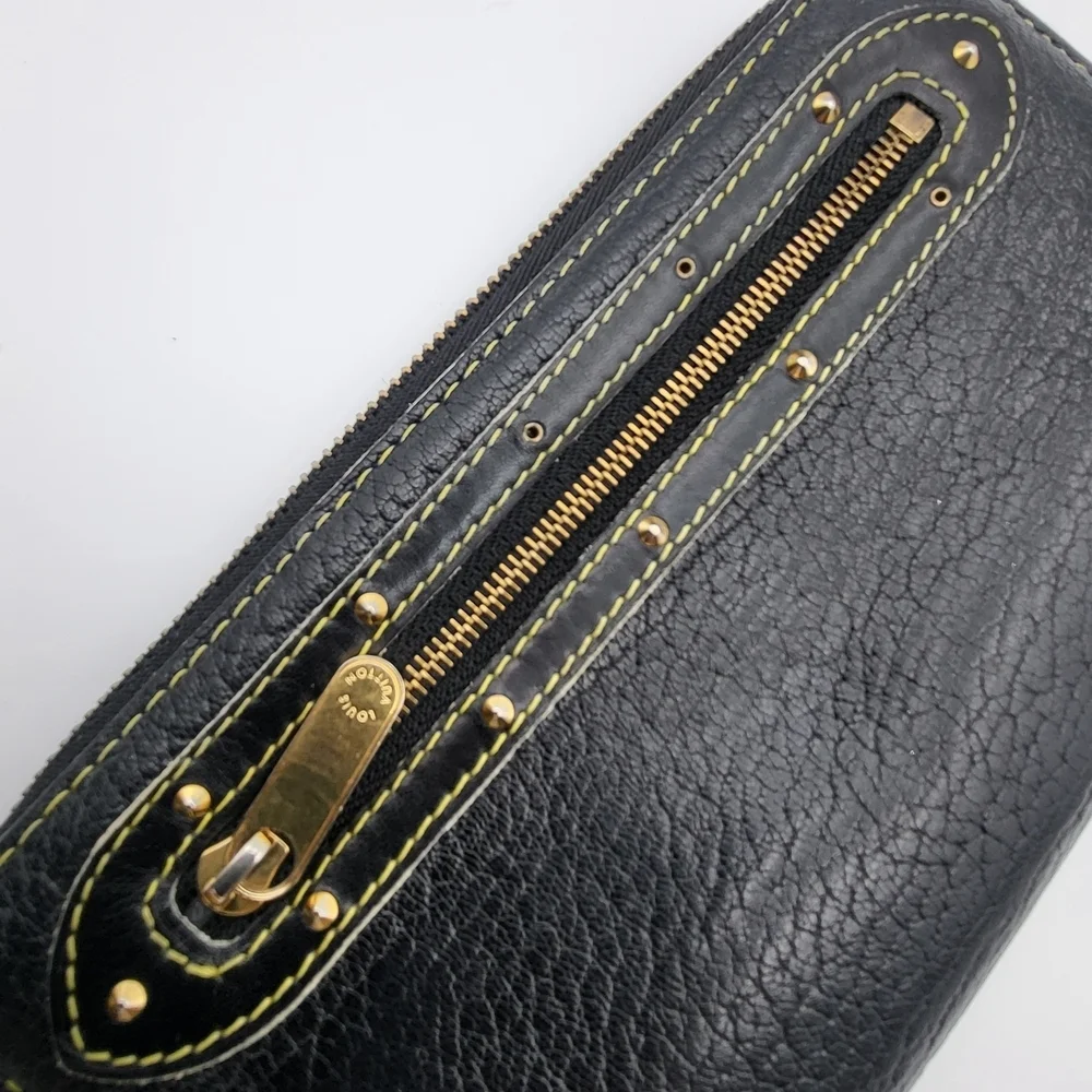 LOUis Vuitton Suhali Leather Zippy Long Wallet..Authentic..
